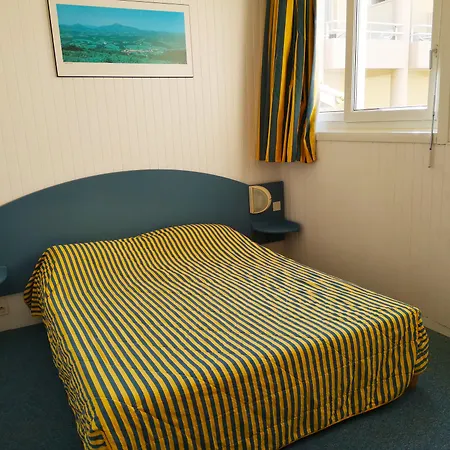 & Golf Eugenie Ξενοδοχείο με διαμερίσματα 4*