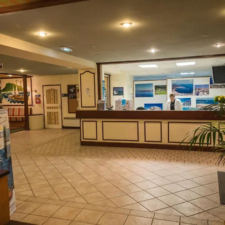 Ξενοδοχείο με διαμερίσματα & Golf Eugenie