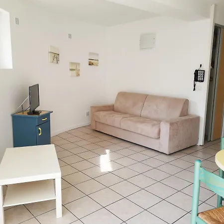 & Golf Eugenie Ξενοδοχείο με διαμερίσματα 4*