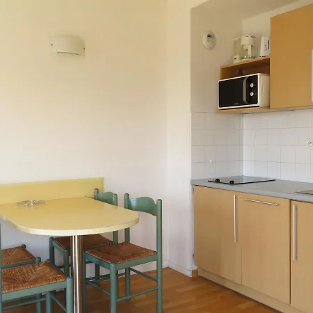 Ξενοδοχείο με διαμερίσματα & Golf Eugenie 4*