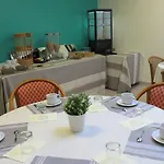 梅尔欧仁妮高尔夫酒店