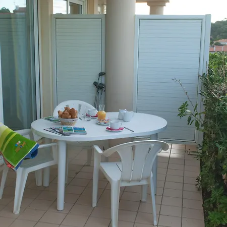 & Golf Eugenie Apart Otel 4*