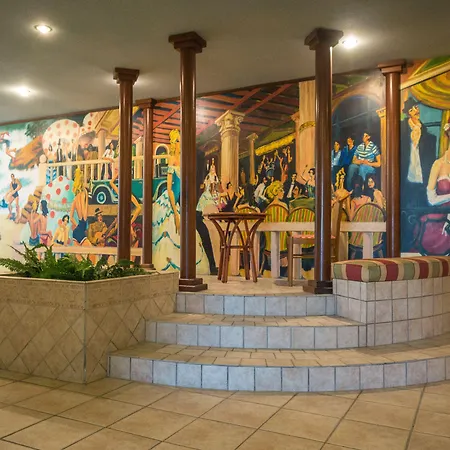 梅尔欧仁妮高尔夫酒店 公寓式酒店 4*