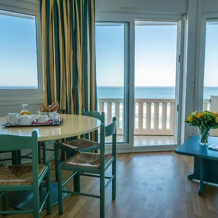 & Golf Eugenie Apart Otel Biarritz