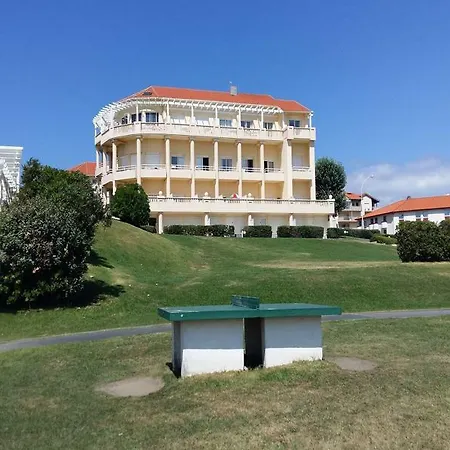 Hotel apartamentowy & Golf Eugenie 4*