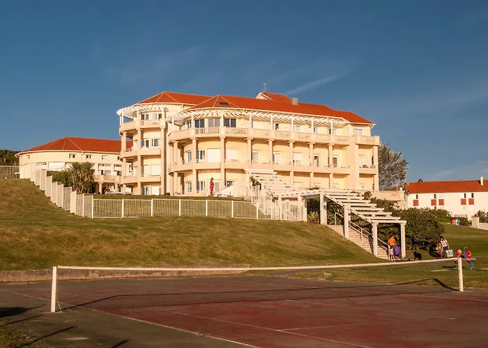 & Golf Eugenie Aparthotel 4*